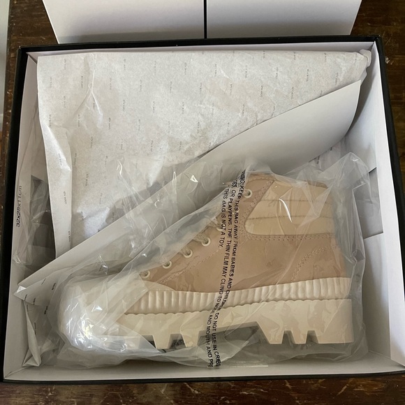 Brand new Dolce Vita Ociana sneakers in Dune Nubuck. - Picture 9 of 10